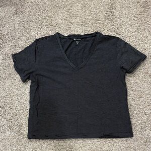 Women’s Athleta Essential V-Neck Tee – Size Medium